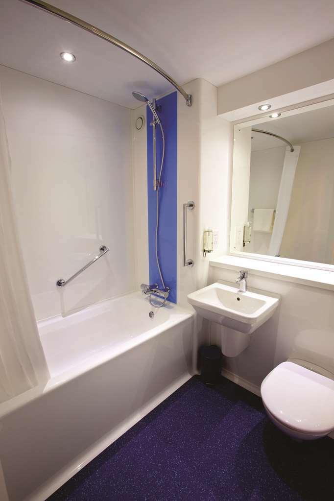 Travelodge Northwich Lostock Gralam 部屋 写真